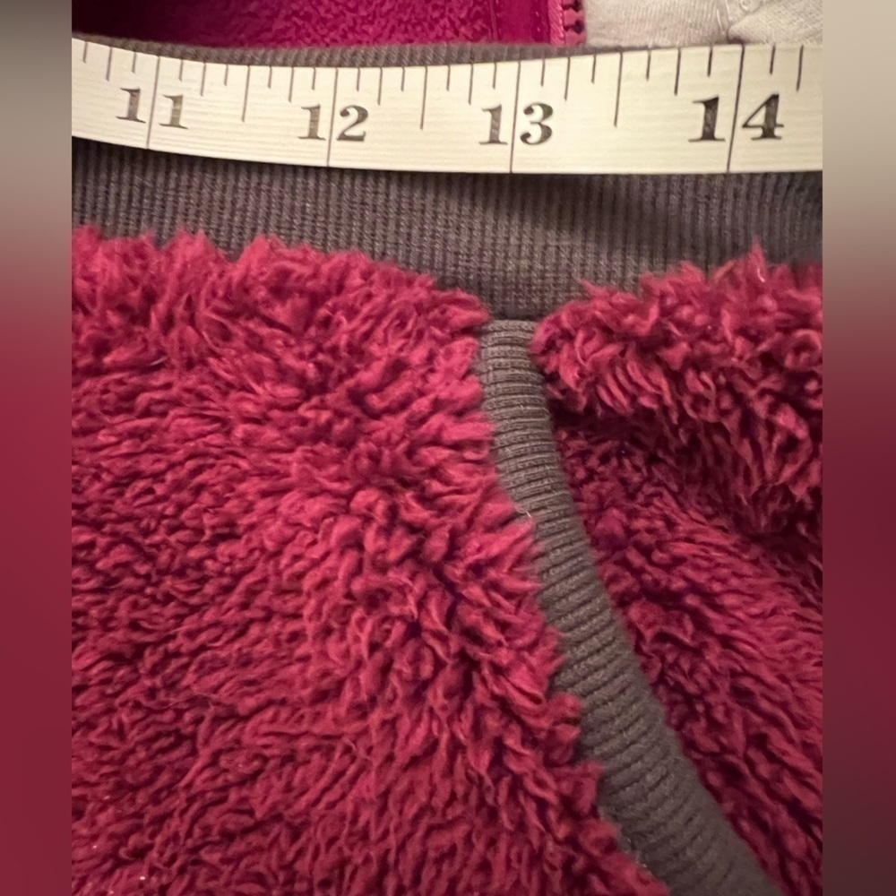 TWO pieces: Uniqlo Sherpa hooded vest and skirt, magenta, M and S - Picture 11 of 15